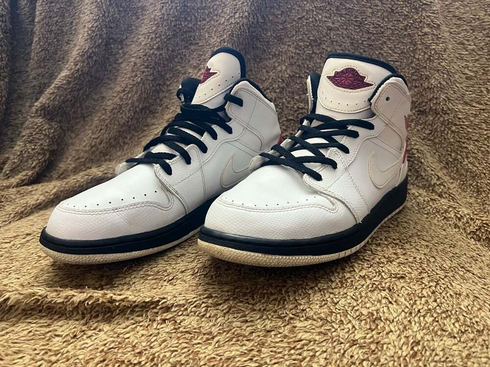 Air Jordan 1 Retro '86 GS 'Gym Red' Sneakers 644494-101 - Picture 2 of 5